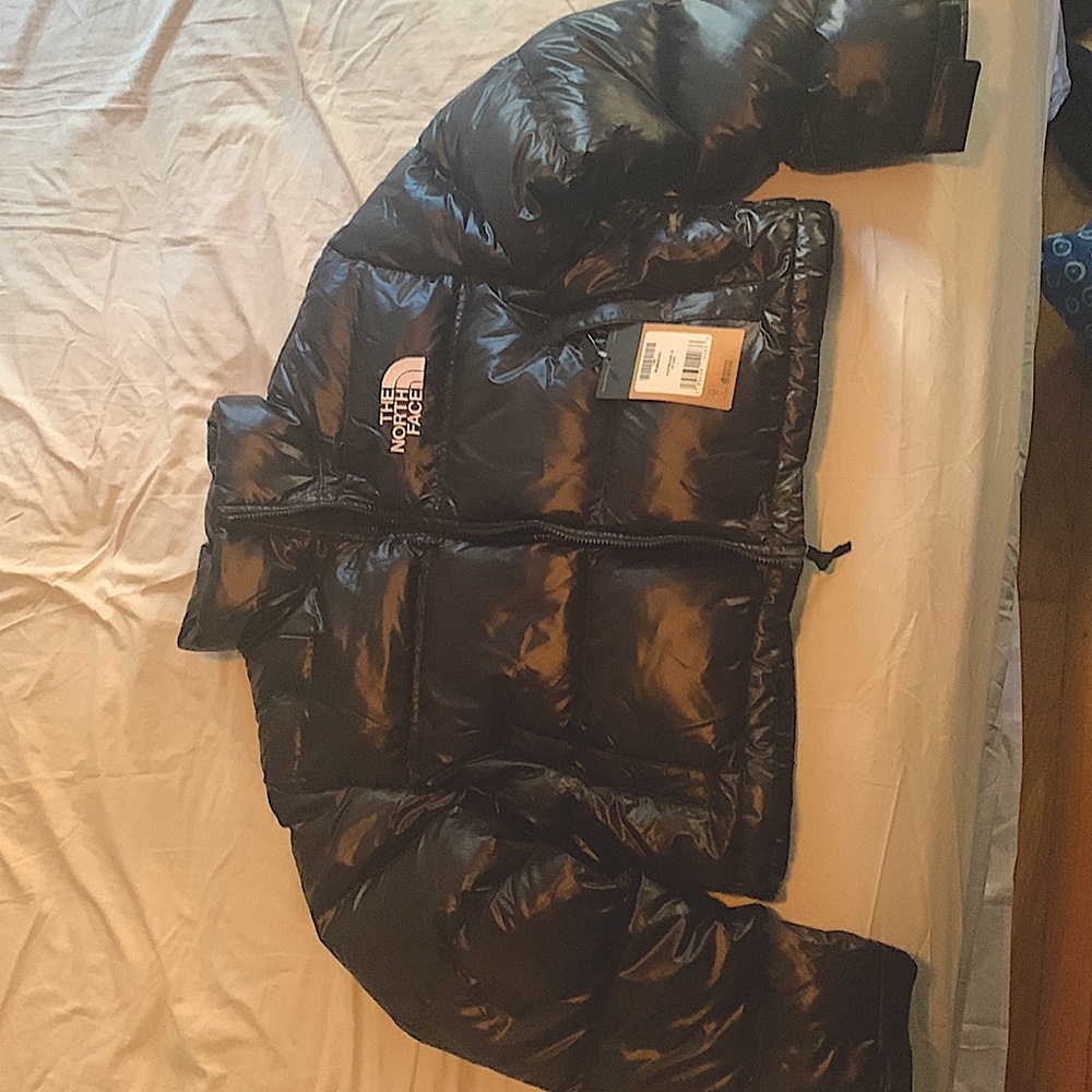 Women’s crop top black Nutptse 700 North Face coat